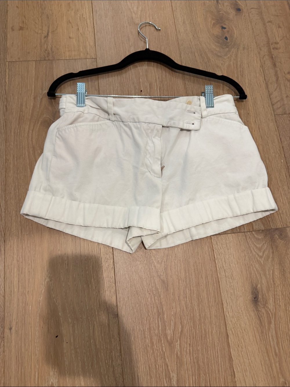 BCBGMaxAzria White High-Waist Belted Rolled-Hem Shorts